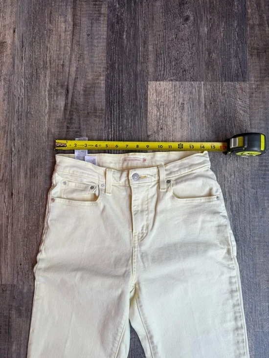 Levi’s Women’s High Rise Straight 29” Light Pale Yellow Jeans Pants Summer - Picture 4 of 7